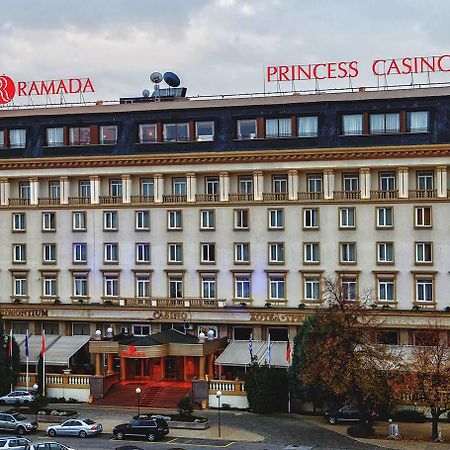 Ramada By Wyndham Plovdiv Trimontium Hotel Bagian luar foto