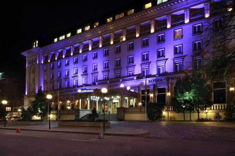 Ramada By Wyndham Plovdiv Trimontium Hotel Bagian luar foto